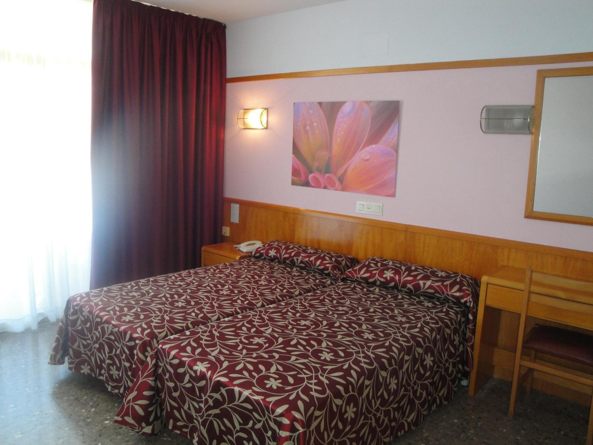 Hotel Esplendid บลาเนส ภายนอก รูปภาพ