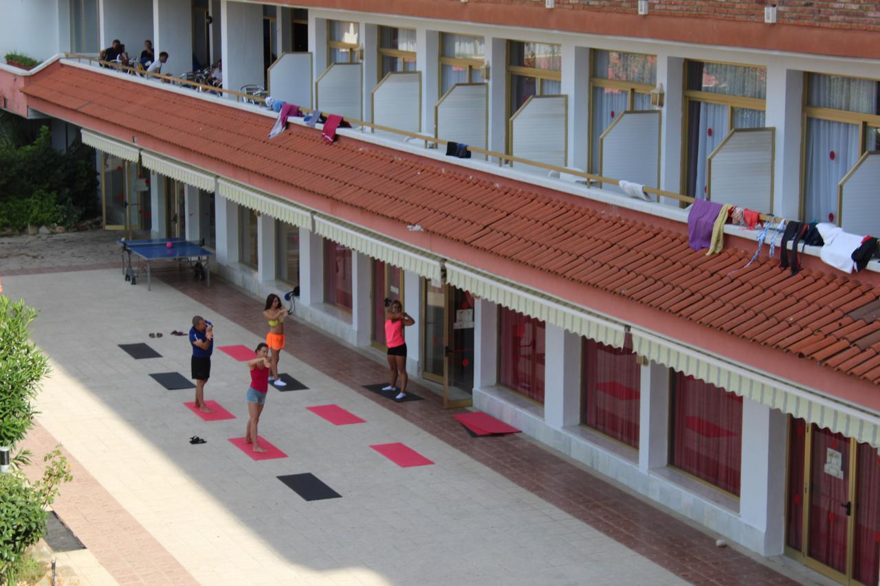 Hotel Esplendid บลาเนส ภายนอก รูปภาพ
